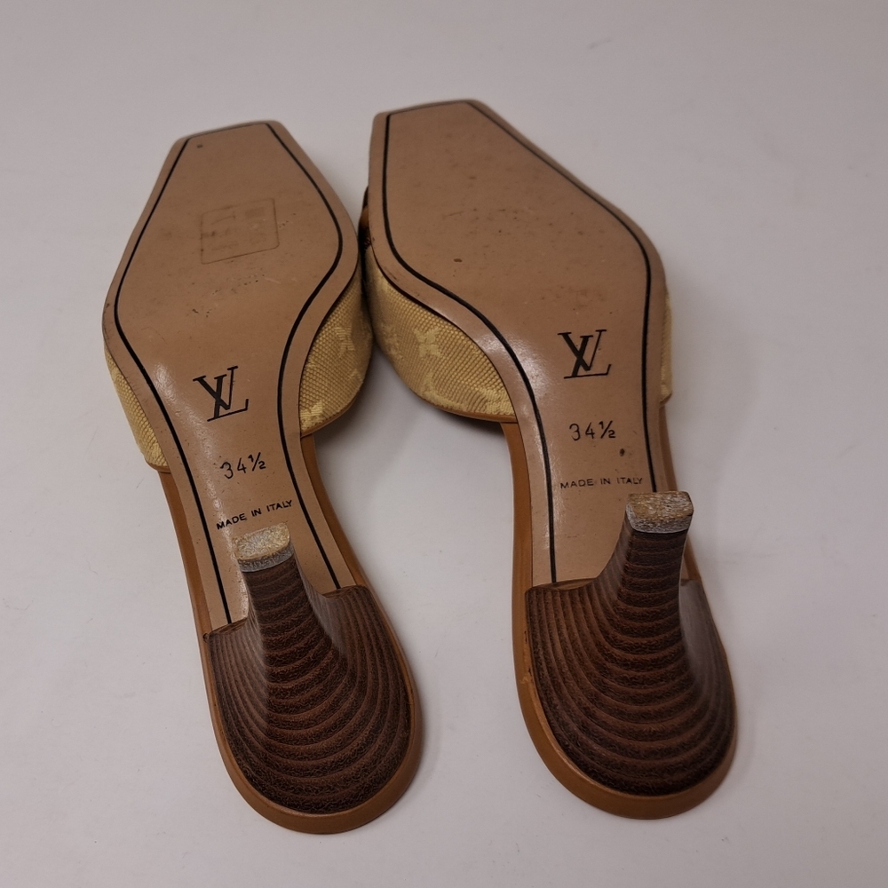 Louis Vuitton Women's Squared Toe Monogram Brown Pumps Authentic 34.5 IT/ 4.5 US - Picture 10 of 10